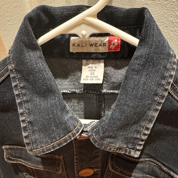 Vintage Western Dark Denim Jacket with Brown Buttons - Picture 2 of 7